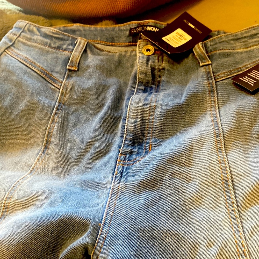 jeans are so beautiful.brand new with tags. I’m 5’5 and they are long for me.